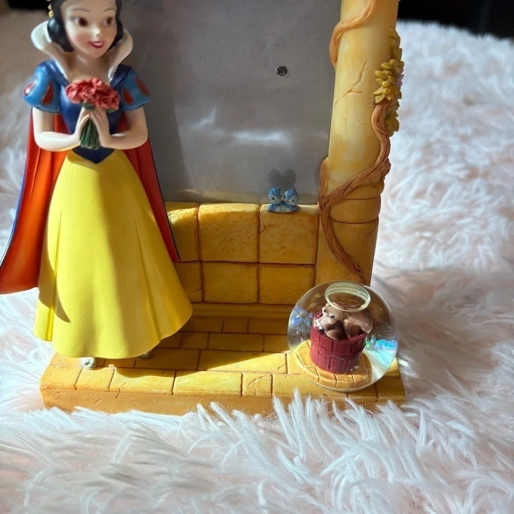 Disney Snow White Picture Frame Figurine with Mirror and Bear Water Snow Globe